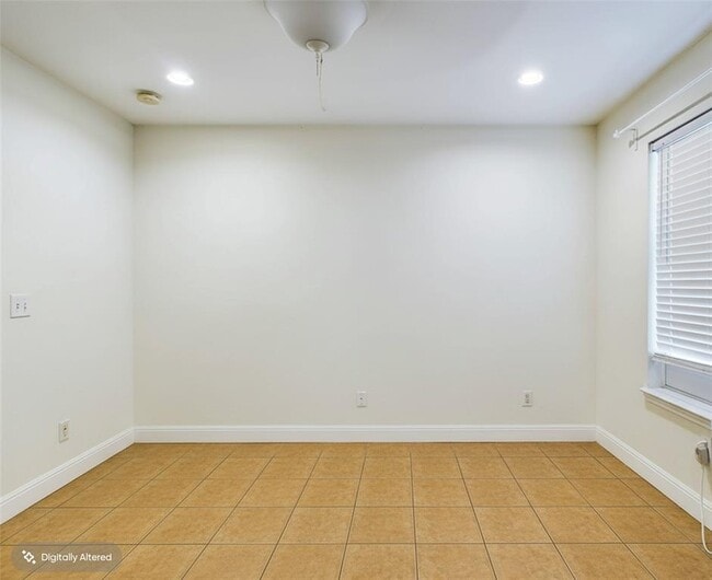 Building Photo - 500 E 48th St