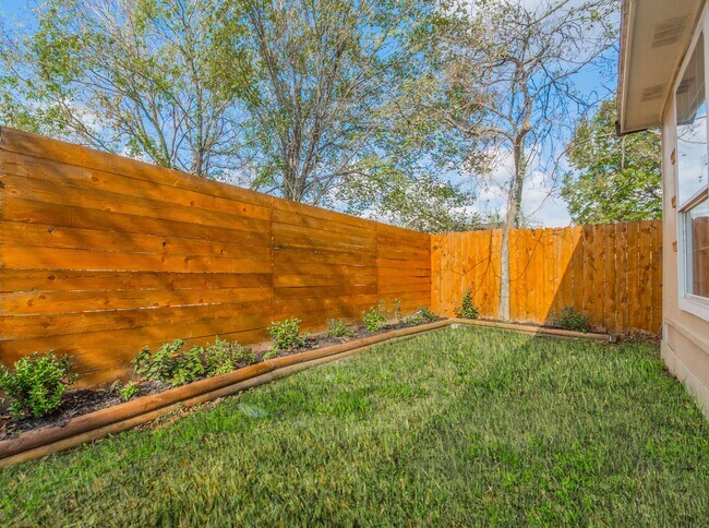 Building Photo - 3002 Kirk St