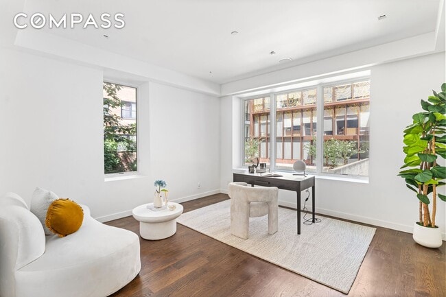 Building Photo - 135 E 38th St