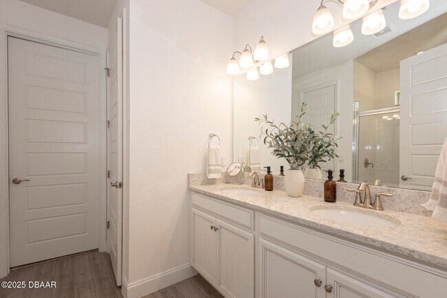 Building Photo - 2853 Monaghan Dr