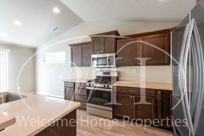 Building Photo - Beautiful Newer Home in New Neighborhood
