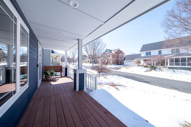 Building Photo - 15678 Duck Pond Way