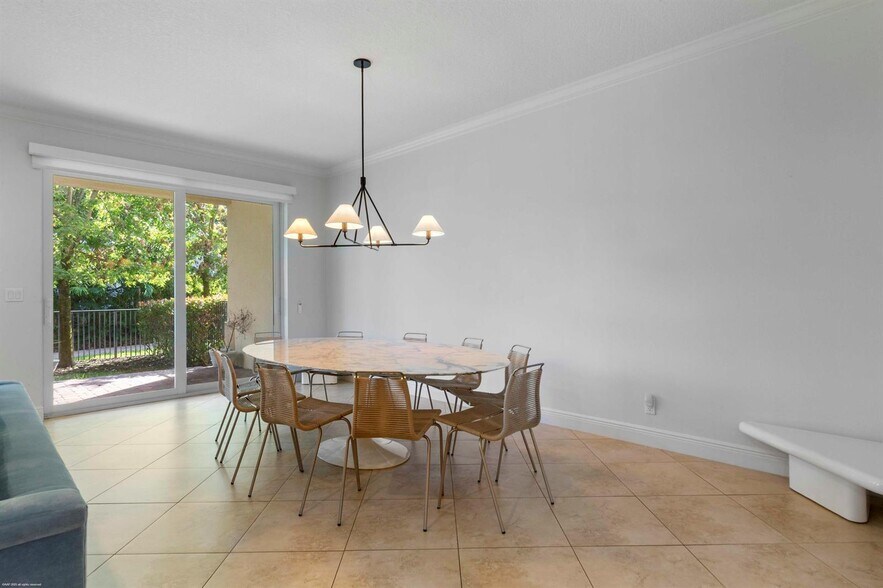 Building Photo - 170 Sword Fern Pl