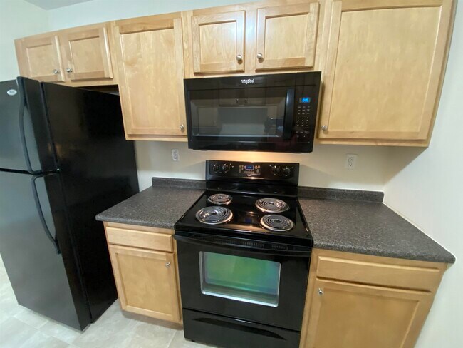 Building Photo - 10 Sentinel Court