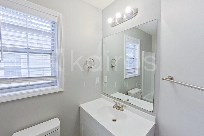 Building Photo - 3448 Lehigh Way