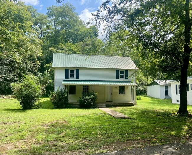 Primary Photo - 3 Bed/ 1Bath Country Home w/Yard