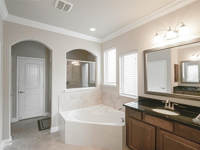 Building Photo - 2701 Camden Hills Ln