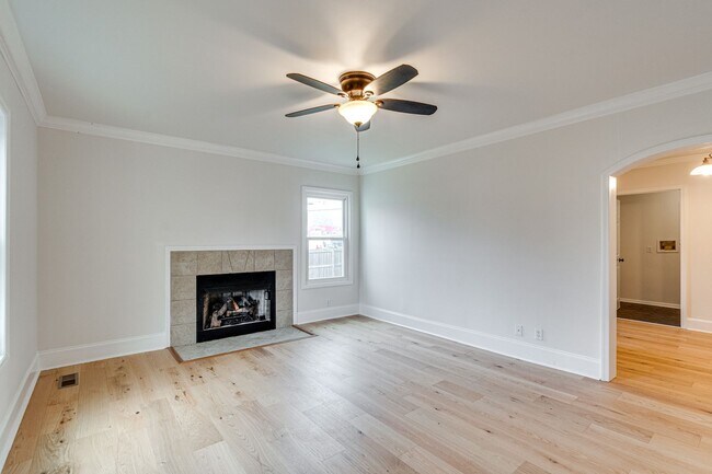 Building Photo - Two Bedroom Home For Rent!