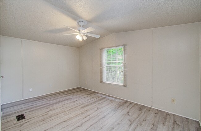 Building Photo - 13704 Lookout Ct