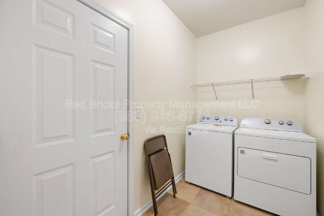 Building Photo - 9425 Shumacher Ave NW