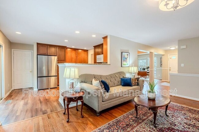 Building Photo - 9564 Basilwood Dr