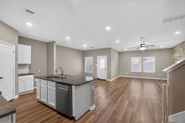 Building Photo - 2130 Silver Maple