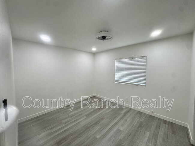 Building Photo - 5672 Pearl St