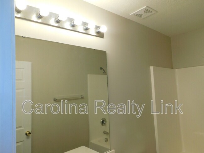 Building Photo - 3131 Decapolis Dr