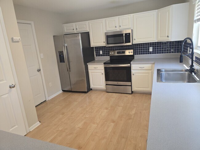 Building Photo - 908 Terrace Ave