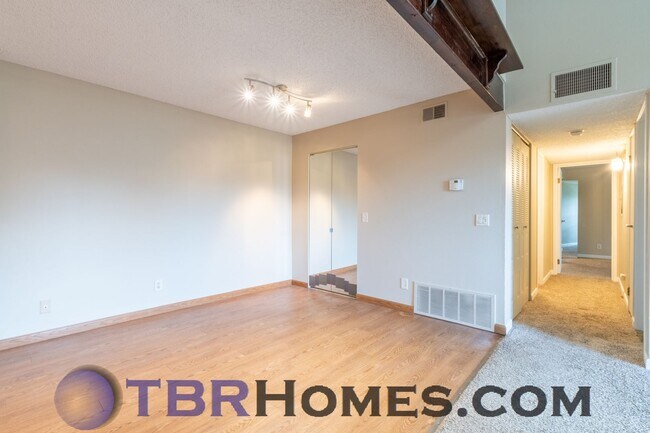 Building Photo - 203 Wright St