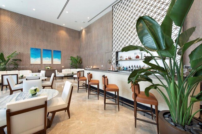 Building Photo - 15701 Collins Ave