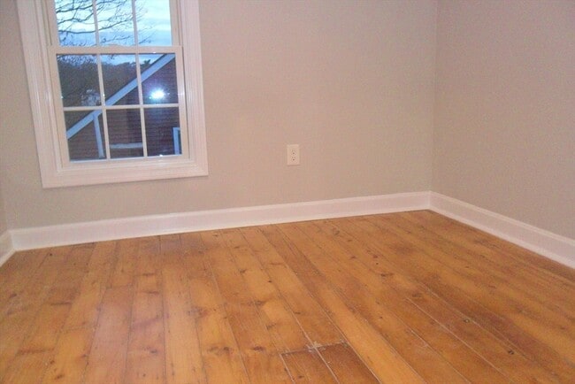 Building Photo - 400 Concord St