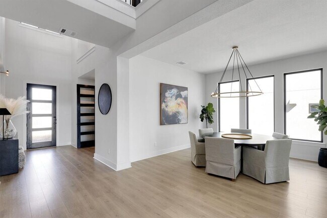 Building Photo - 325 Cumberland Cv