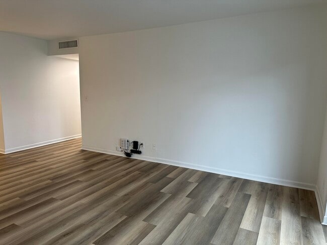 Building Photo - 950 Ponce De Leon Rd