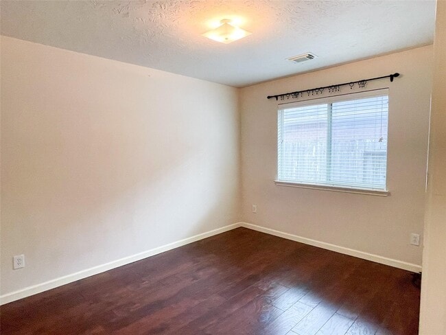 Building Photo - 3257 Gladewater Ln