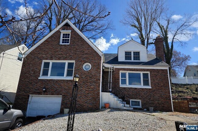 Building Photo - 118-120 Nolton Street Unit 1