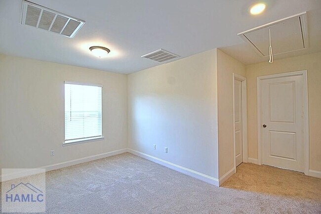 Building Photo - 151 Buckingham Dr