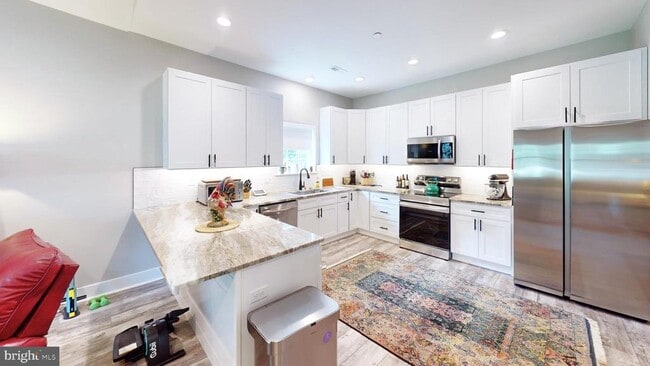 Building Photo - 29345 Greenfield Ave