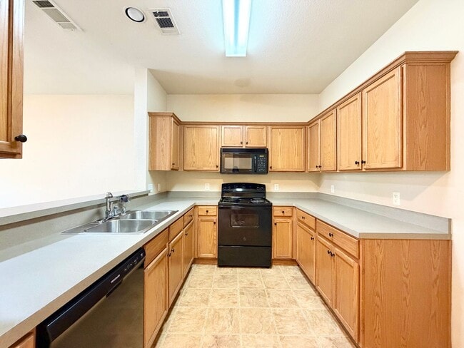 Building Photo - 2224 Stonepark Pl