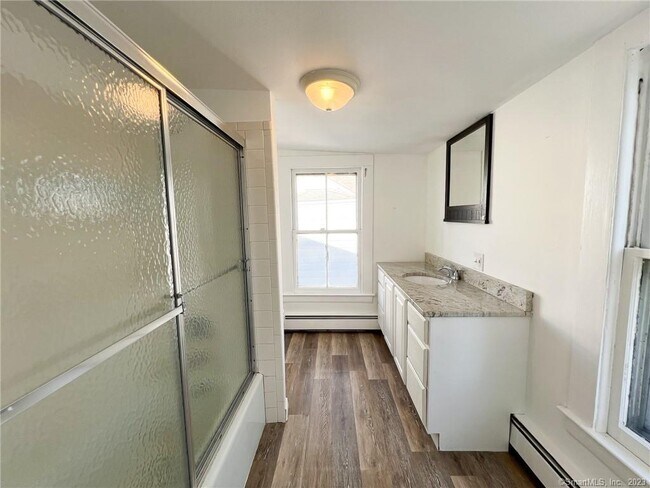 Building Photo - 12 Blackall Rd