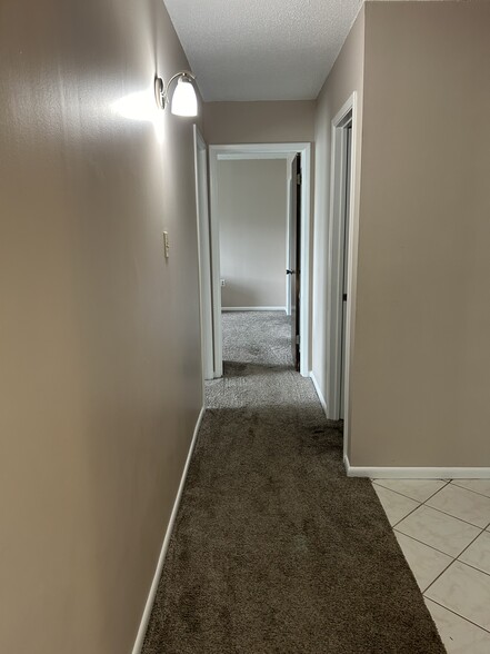 Hallway - 2160 Greentree Rd