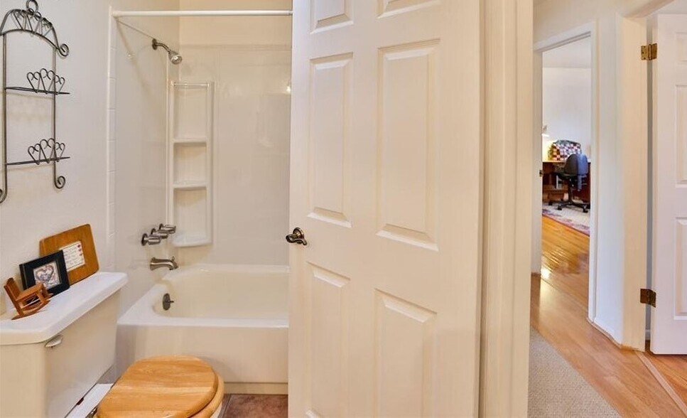 Building Photo - 1519 Lehmberg Blvd