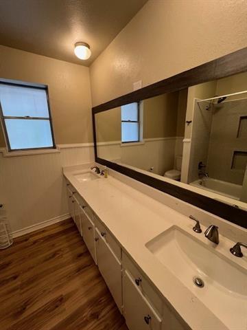 Building Photo - 408 Carnation Ln