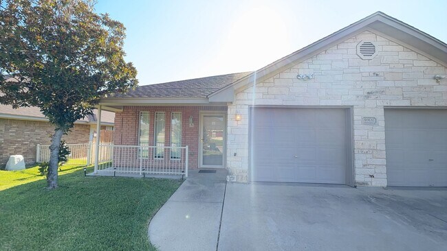 Primary Photo - 4602 Pennington Ave