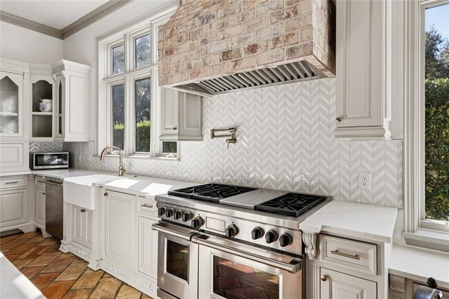 Building Photo - 6132 Payne Stewart Dr