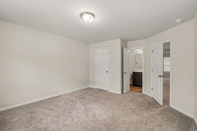 Building Photo - 13433 Circle Dr