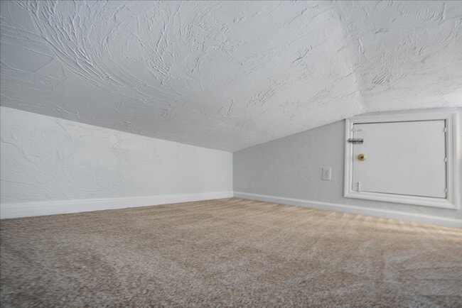 Building Photo - Annual Unfurnished Rental Available - 3 Be...