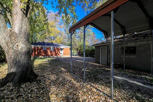 Building Photo - 3 bedroom 1 bath in Valley Station!