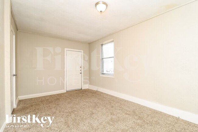 Building Photo - 3205 Hanover Dr