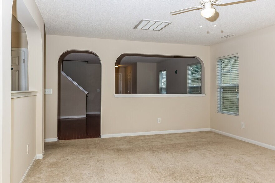 Building Photo - 51 Valleyfield Dr