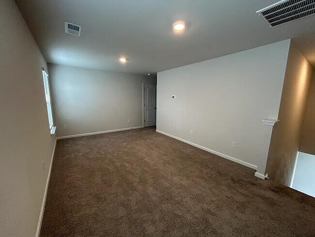 Building Photo - 324 vaccaro Dr