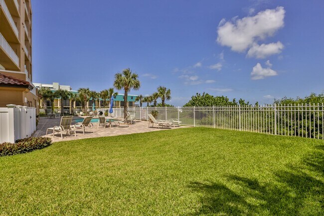 Building Photo - 3 Bedroom/ 2.5 Bath Oceanfront Condo, Blocks from Flagler Ave
