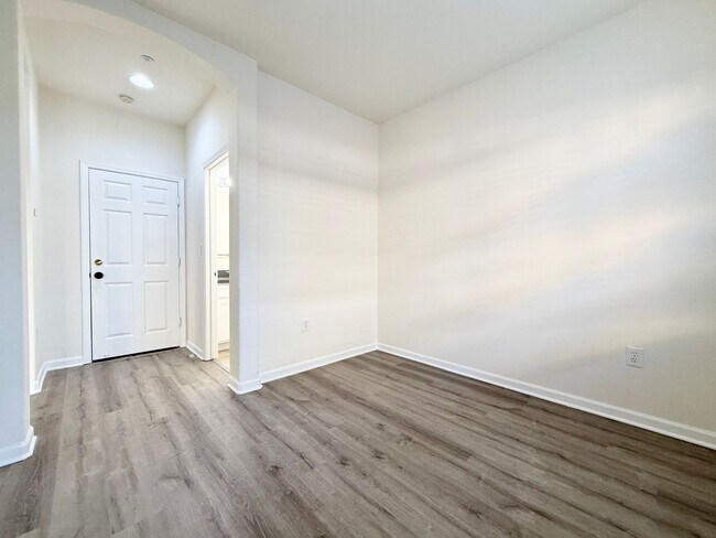 Building Photo - Renovated Coastal Home with NEW Kitchen and a Spacious Layout