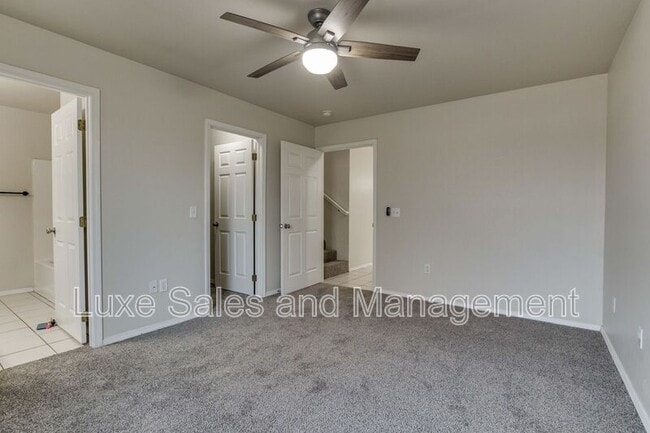 Building Photo - 1736 W Palm Pl