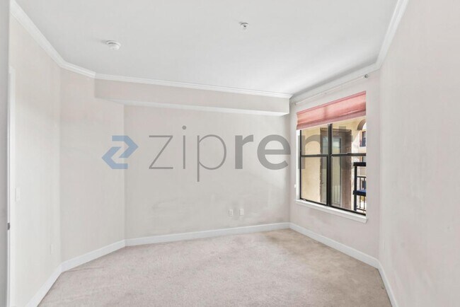 Building Photo - Unit 210