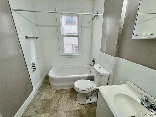 Building Photo - 4013 Beniteau St