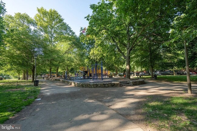 Building Photo - 5608 Florence Ave