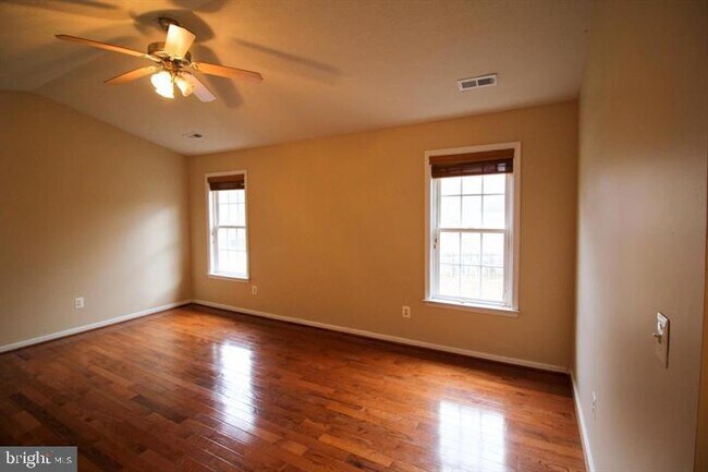 Building Photo - 35382 Gosling Ln