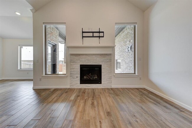 Building Photo - 1632 NE 35th St