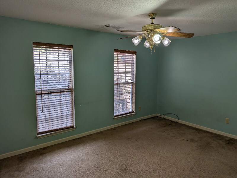 Building Photo - 5700 Miles Rd